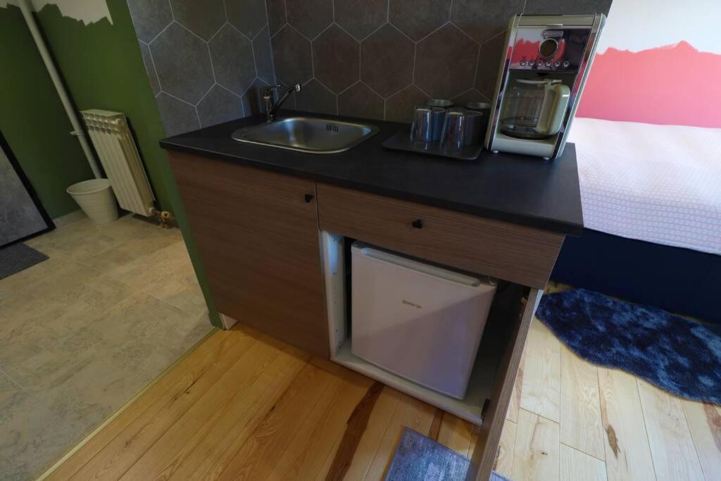 Room Emma,Between Bus And Train Station,Netflix,Speed Wi-Fi ซาเกร็บ ภายนอก รูปภาพ